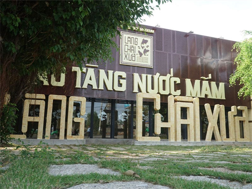 Cùng khách sạn giá rẻ tại Phú Quý khám phá Bảo tàng nước mắm chỉ có ở Bình Thuận
